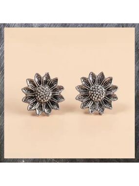 Sunflower or Daisy Stud Earrings #1149